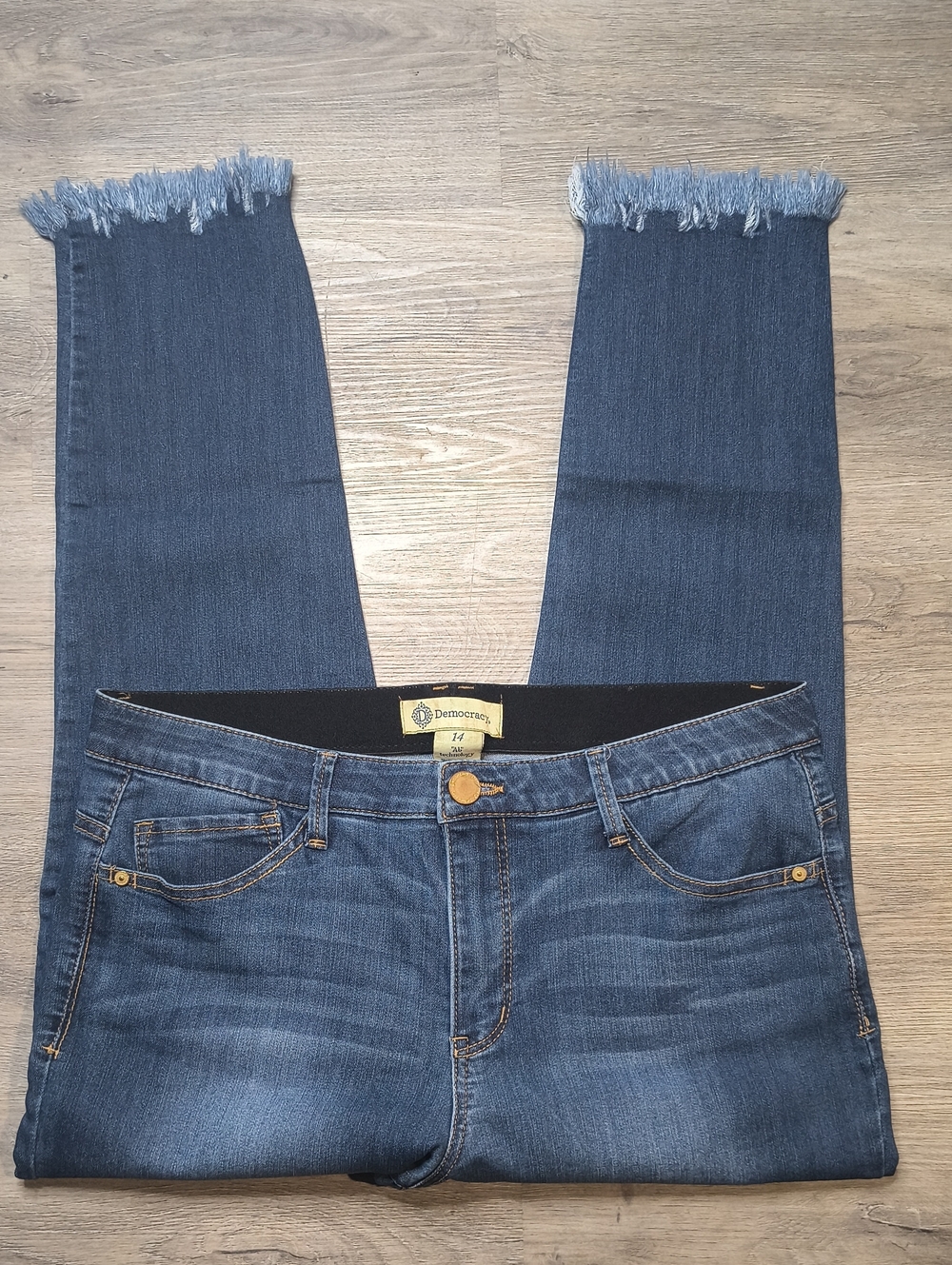 S1202 Skinny Fit Mid Rise Freyed Hem w/24.5" Inseam👖Women's Size 14 Jeans - Picture 3 of 7